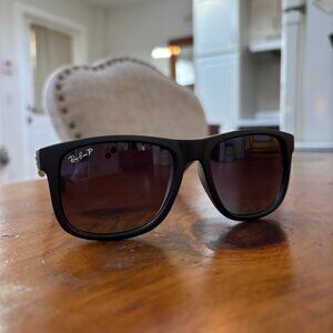 Ray-Ban RB4165 JUSTIN - Rubber Black, Gradient Grey Polarized Medium